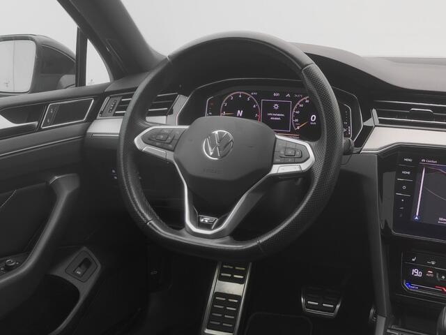 Volkswagen PASSAT Variant 1.5 TSI Automaat R-Line Business + | PANO | CAMERA | ADAPTIVE | LEDER | STOELVERW.