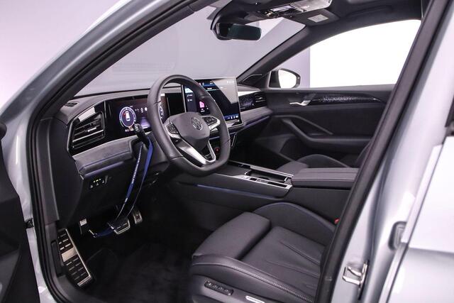 Volkswagen PASSAT Variant R-Line Edition 1.5 TSI eHybrid 272pk DSG Automaat Trekhaak, Lederen bekleding, Black Style, Adaptive cruise control, Harman Kardon audio