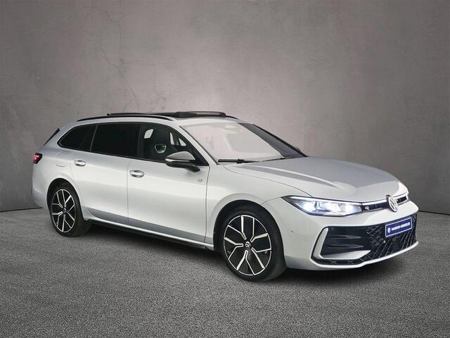 Volkswagen PASSAT Variant R-Line Edition 1.5 TSI eHybrid 272pk DSG Automaat Trekhaak, Lederen bekleding, Black Style, Adaptive cruise control, Harman Kardon audio