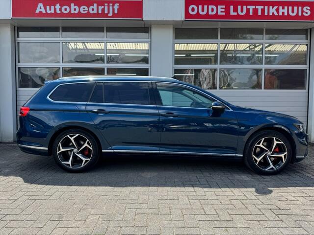 Volkswagen PASSAT Variant 1.5TSI 150PK Elegance Business R Pano Camera ACC Led Trekhaak