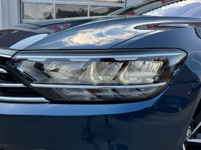 Volkswagen PASSAT Variant 1.5TSI 150PK Elegance Business R Pano Camera ACC Led Trekhaak
