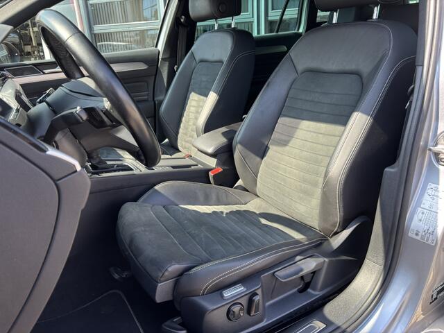 Volkswagen PASSAT Variant 1.5 TSI R-Line Business + / Trekhaak / Applecarplay / Android Auto / Navi / Ergostoelen / digital Cockpit /
