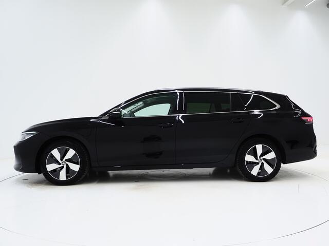 Volkswagen PASSAT Variant 1.5 eHybrid Elegance | 5 Jaar Garantie | Panoramadak | Leder | Trekhaak | Harman/Kardon | HUD | 360 | Sfeerlicht | Keyless