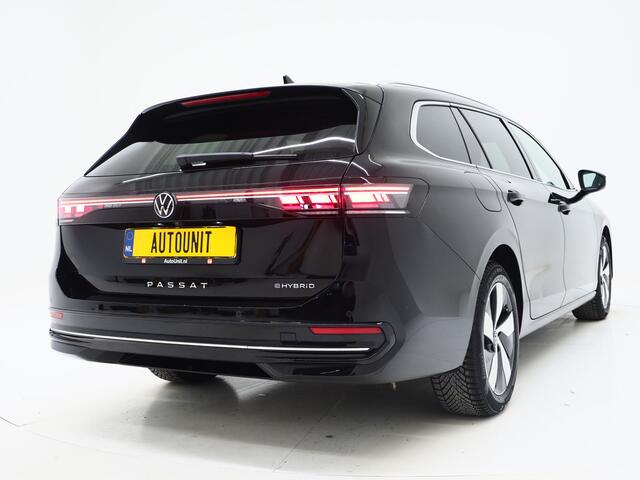 Volkswagen PASSAT Variant 1.5 eHybrid Elegance | 5 Jaar Garantie | Panoramadak | Leder | Trekhaak | Harman/Kardon | HUD | 360 | Sfeerlicht | Keyless