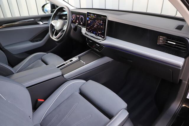 Volkswagen PASSAT Variant 1.5 eTSI Business | 150PK | Massage | Keyless-go | ACC | Stoelen/Stuur Verwarmd | Sfeerverlichting | Camera | Clima | 2024.