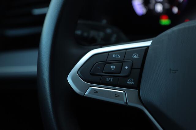 Volkswagen PASSAT Variant 1.5 eTSI Business | 150PK | Massage | Keyless-go | ACC | Stoelen/Stuur Verwarmd | Sfeerverlichting | Camera | Clima | 2024.