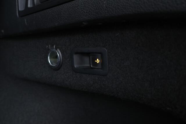 Volkswagen PASSAT Variant 1.8 TSI Highline Automaat, Digital Dash, Volleder
