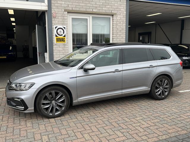 Volkswagen PASSAT Variant 1.4 TSI PHEV GTE Business / AUTOMAAT/ PANO/ TREKHAAK/ ADAPTIVE CRUISE/ APP-CONNECT/ PARK.SENSOR.V+A/ CAMERA/ STOELVERWARM./ ERGO COMFORT/ KEYLESS/ CLIMA/ NAVI/ 18'' LMV