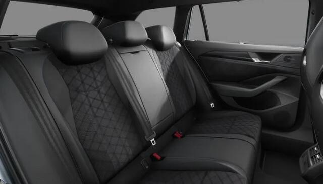 Volkswagen PASSAT Variant 1.5 eTSI R-Line Edition / Navi / APP Connect/ R-line