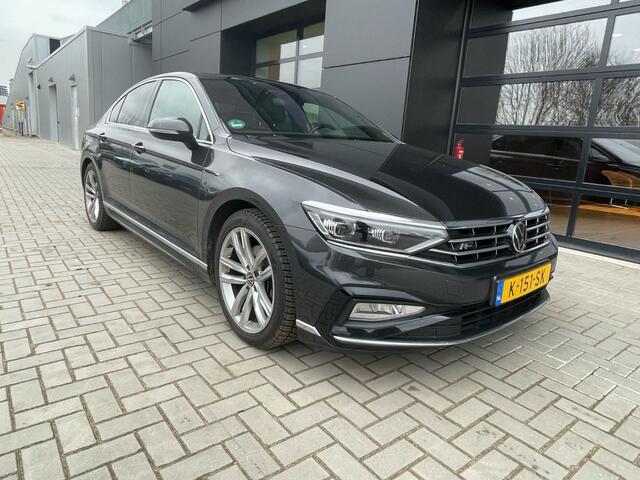Volkswagen PASSAT 1.5 TSI R-Line Business + Automaat | SEDAN | Clima | Navi | Pano | Half-leder | Trekhaak |