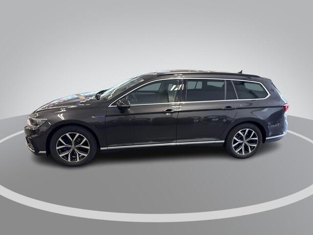Volkswagen PASSAT 1.4 TSI 218pk DSG PHEV GTE Business · Camera · Wegklapbare Trekhaak · Apple/Android Car Play · P-Sensoren · 17'' Inch ·