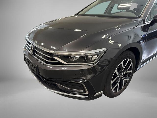 Volkswagen PASSAT 1.4 TSI 218pk DSG PHEV GTE Business · Camera · Wegklapbare Trekhaak · Apple/Android Car Play · P-Sensoren · 17'' Inch ·
