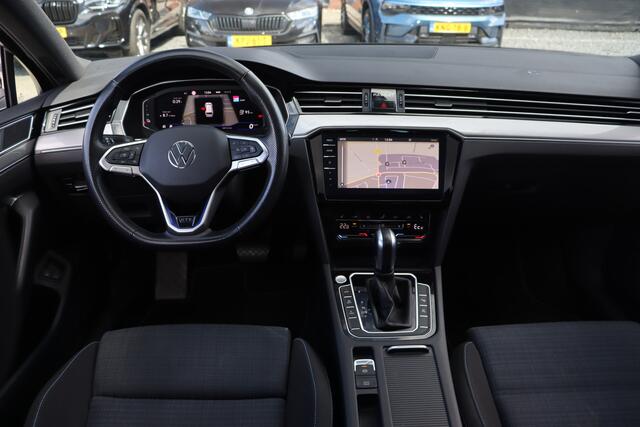 Volkswagen PASSAT Variant 1.4 TSI PHEV GTE Business | Trekhaak | Pano | 360 Camera |