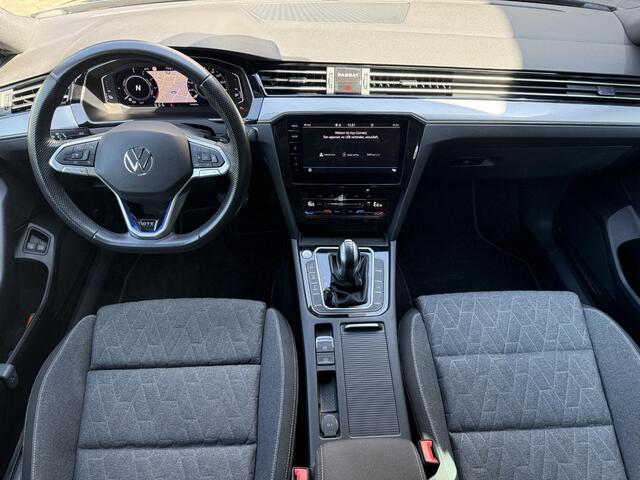Volkswagen PASSAT Variant 1.4 TSI PHEV GTE Business l Pano l Adaptive Cruise l Trekhaak l Camera l Sfeer