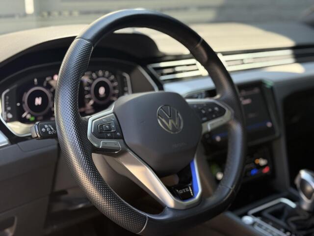 Volkswagen PASSAT Variant 1.4 TSI PHEV GTE Business l Pano l Adaptive Cruise l Trekhaak l Camera l Sfeer