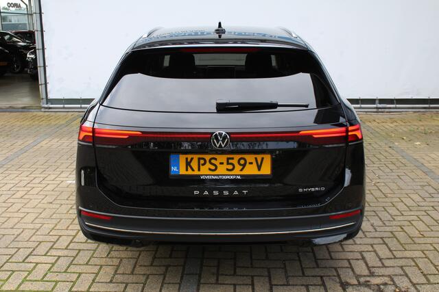 Volkswagen PASSAT Variant 1.5 eHybrid Elegance Business 272 Pk | Incl. 12 maanden Garantie | Stoelmassage | Stoelverwarming/ventilatie | Head-Up Display | Keyless entry/start | 360° Camera | Elektrisch wegklapbare trekhaak | Elektrische kofferbak | Sfeerverlichting | Elekt