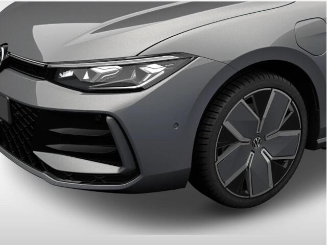 Volkswagen PASSAT Variant R-Line Edition 1.5 eHybrid 272 PK versn. DSG · Assistance Pakket Plus · Black Style Pakket Plus · Multimedia Pakket Plus · Trekhaak inklapbaar, met elektrische ontgrendeling, incl. Trailer Assist ·