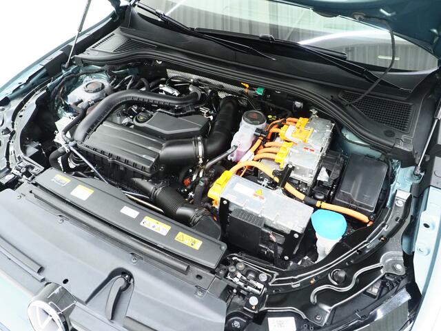 Volkswagen PASSAT Variant 1.5 eHybrid 204PK | Leder/Alcantara | Trekhaak | Stoelventilatie | Massage | HUD | 360 | Memory