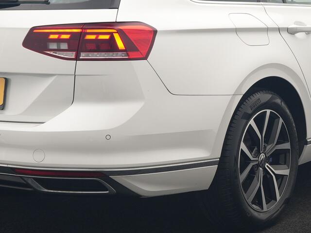 Volkswagen PASSAT Variant 1.4 TSI GTE Business PHEV 218pk Dealer O.H. | Adaptive Cruise | Camera | Voorstoelen Verwarmd | Apple Carplay | Navigatie | DAB | Park Assist | Draadloze Telefoonlader | IQ Drive | Plug In Hybrid |