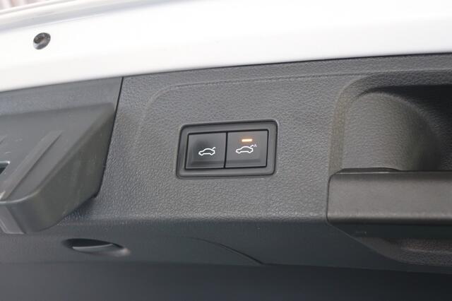 Volkswagen PASSAT 1.4 GTE, PHEV, Stoelverw, 360 Camera, Elektro achterklep, 4-Zone Airco etc.