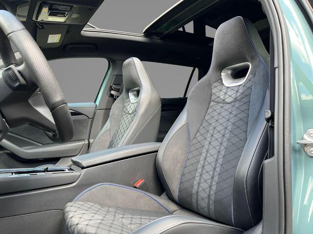 Volkswagen PASSAT Variant 1.5 eHybrid 272pk DSG R-Line Edition · Panoramadak · Inklap. Trekhaak · 360 Camera · Keyless · Matrix LED · Elek. Achterklep · Head-Up Display · Garantie t/m 13-11-2030 of 100.000km