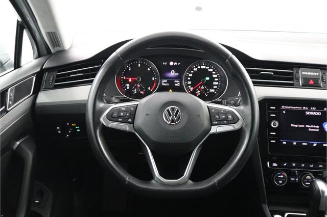 Volkswagen PASSAT Variant 1.6 TDI Comfort Business | Camera | NAVI | Apple Car Play | DAB+ | Keyless - RIJKLAAR + BOVAG GARANTIE