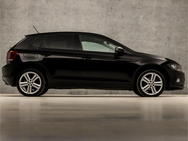 Volkswagen POLO 1.0 TSI Sportline Automaat (APPLE CARPLAY, GROOT NAVI, CLIMATE, CAMERA, SPORTSTOELEN, ADAPTIVE CRUISE, LM VELGEN, DAB+, NIEUWSTAAT)