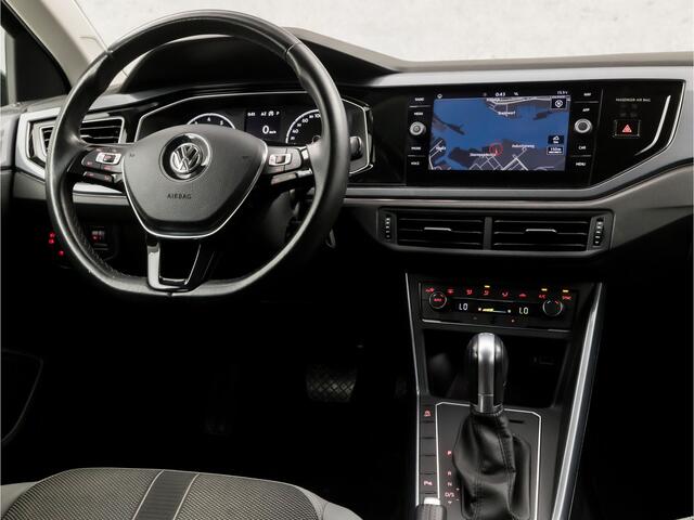 Volkswagen POLO 1.0 TSI Sportline Automaat (APPLE CARPLAY, GROOT NAVI, CLIMATE, CAMERA, SPORTSTOELEN, ADAPTIVE CRUISE, LM VELGEN, DAB+, NIEUWSTAAT)