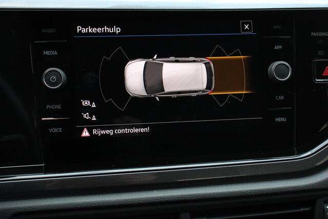 Volkswagen POLO 1.0 TSI 110 pk DSG Highline | Navigatie | Apple Carplay/Android Auto | Parkeersensoren | Adaptive Cruise Control | Afneembare trekhaak | Getinte ramen | Stoelverwarming | Climatronic