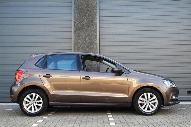 Volkswagen POLO 1.2 TSI 90pk Highline | Multifunctioneel stuurwiel ACC | Groot infotainment scherm | Stoelverwarming | Cruise control | Trekhaak | Parkeersensoren | Vol!
