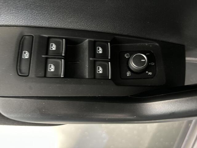 Volkswagen POLO 1.0 Tsi 95pk DSG R-Line Edition · Camera · Apple/Android Car Play · IQ.Light · P-Sensoren · Navi · 16'' Inch ·