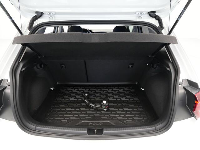 Volkswagen POLO 1.0 TSI 95pk Life Navi via App Pdc Trekhaak Lm Velgen