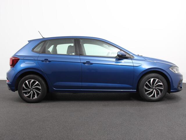 Volkswagen POLO 1.0 TSI Life | DEMO ! | Nieuw model Navigatie Digitale Cockpit Airco Parkeer sensoren V+A | LED Lichtmetalen Velgen