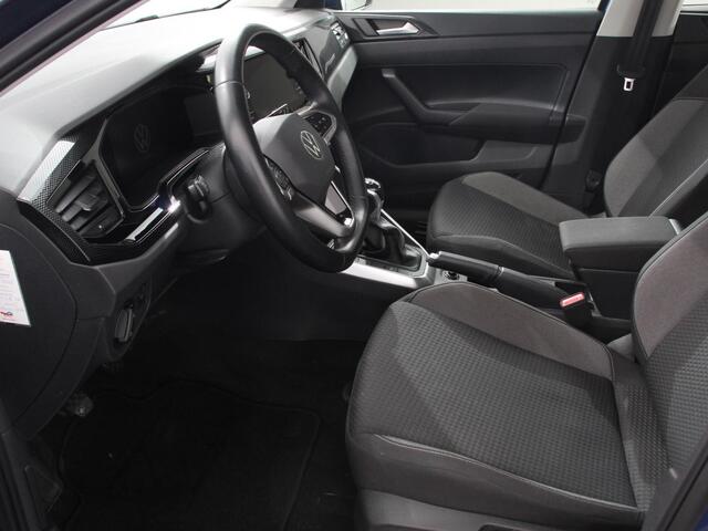 Volkswagen POLO 1.0 TSI Life | DEMO ! | Nieuw model Navigatie Digitale Cockpit Airco Parkeer sensoren V+A | LED Lichtmetalen Velgen