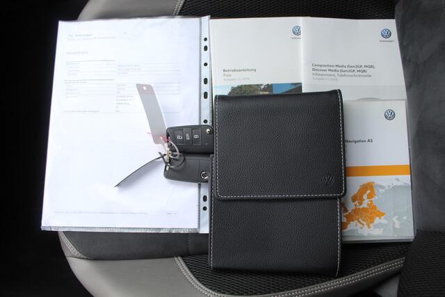 Volkswagen POLO 2.0 TSI GTI Automaat/Panoramadak/Virtueel dashboard/Velours lederen bekleding/Navigatie/Stoelverwarming/Apple carplay/Cruise control adaptief/Spiegels inklapbaar/Parkeer assistent/Climate control/Parkeersensoren voor en achter