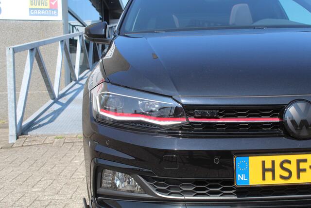 Volkswagen POLO 2.0 TSI GTI Automaat/Panoramadak/Navigatie/Achteruitrijcamera/Adaptive cruise control/Climate control/Keyless/Parkeersensoren rondom/DAB/18'' Lichtmetalen velgen/LED koplampen/Bluetooth.