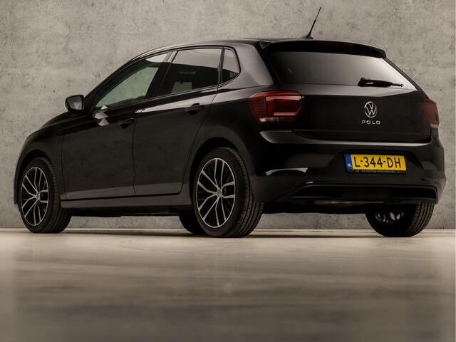 Volkswagen POLO 1.0 TSI Sportline Automaat (APPLE CARPLAY, PARKEERSENSOREN, LM VELGEN, GETINT GLAS, SPORTSTOELEN, ADAPTIVE CRUISE, PARKEERSENSOREN, NIEUWSTAAT)