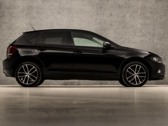 Volkswagen POLO 1.0 TSI Sportline Automaat (APPLE CARPLAY, PARKEERSENSOREN, LM VELGEN, GETINT GLAS, SPORTSTOELEN, ADAPTIVE CRUISE, PARKEERSENSOREN, NIEUWSTAAT)