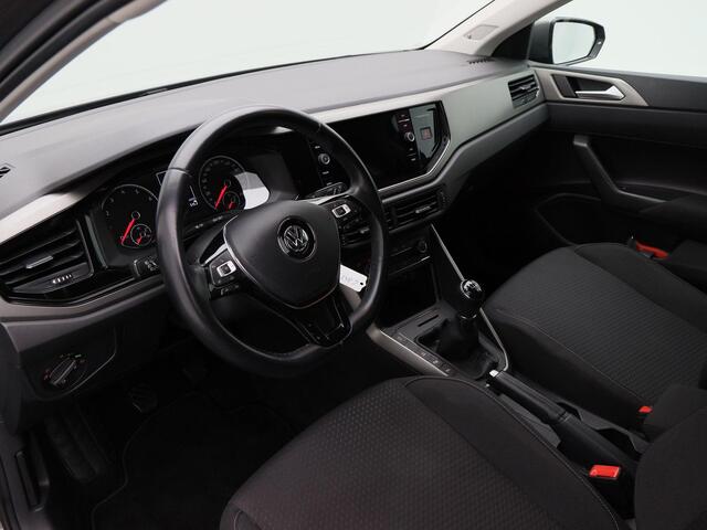 Volkswagen POLO 1.0 TSi R-Line | Full LED | Navigatie | Trekhaak | Privacy Glass | Parkeersensoren | 147.681 Km!!