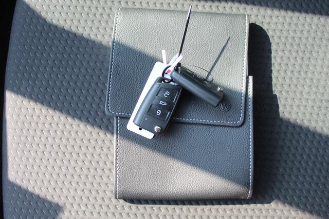 Volkswagen POLO 1.0 TSI Comfortline Virtual cockpit/Navigatie/Adaptive cruise control/Airco/Apple carplay/Multifunctioneel stuurwiel/Spraakbediening.