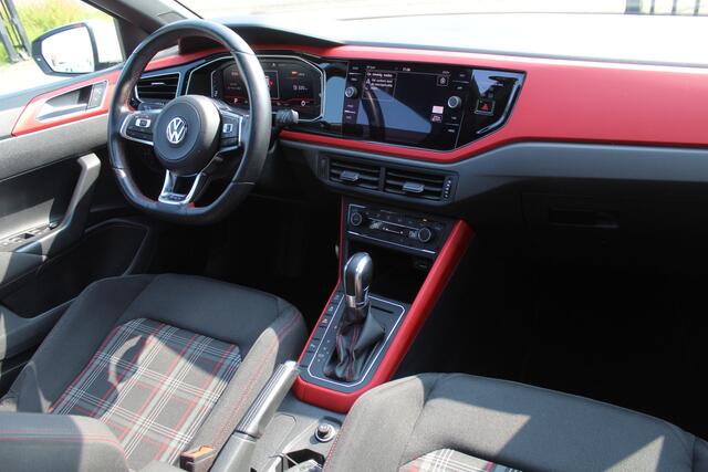 Volkswagen POLO 2.0 TSI GTI Automaat Org. Nederlands/Dealeronderhouden/Panoramadak/Navigatie/Achteruitrijcamera/Virual cockpit/Adaptive cruise control/Climate control/Keyless/Parkeersensoren rondom/DAB/Apple carplay/18'' Lichtmetalen velgen/LED koplampen/Bluetooth.