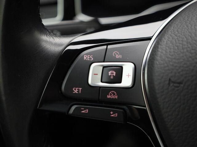 Volkswagen POLO 1.0TSI/95PK Highline Business R line · Navigatie · Trekhaak · Parkeersensoren