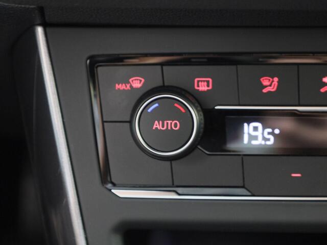 Volkswagen POLO 1.0TSI/95PK Highline Business R line · Navigatie · Trekhaak · Parkeersensoren