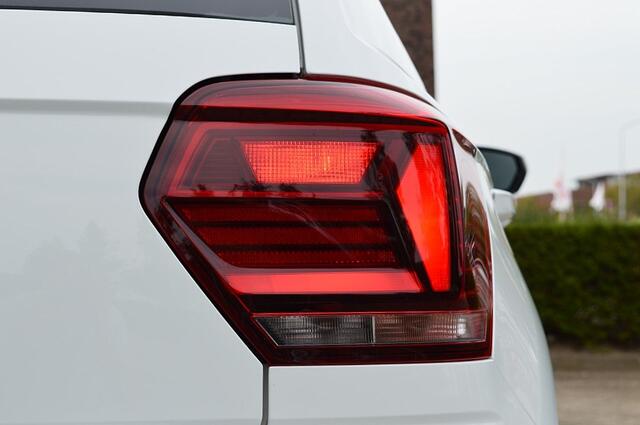 Volkswagen POLO 1.0 TSI Highline Rijklaarprijs-Garantie Navigatie Airco Apple Carplay/Android Auto
