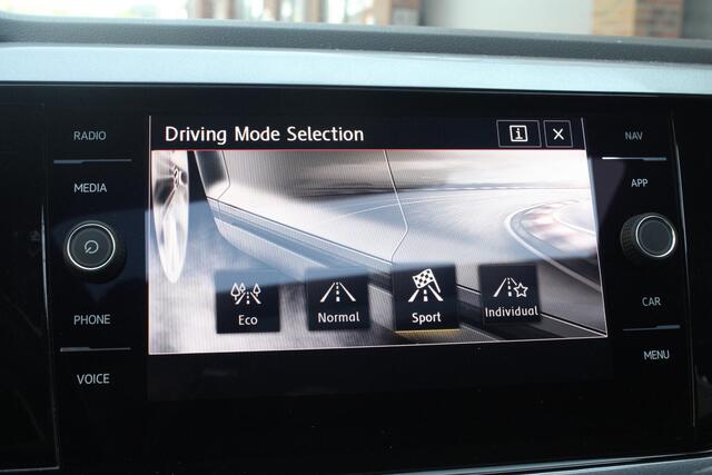Volkswagen POLO 2.0 TSI GTI PANO | CARPLAY | CAMERA | STOELVW