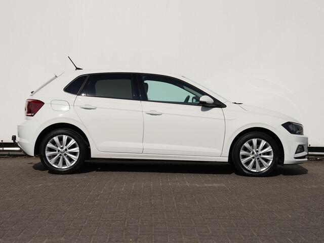 Volkswagen POLO 1.0 TSI Comfortline 95PK | Navigatie | trekhaak | | Cruise control | 16" LMV