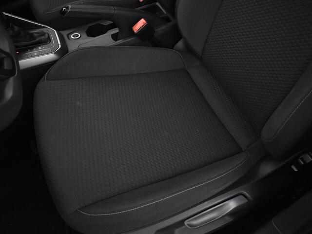 Volkswagen POLO 1.0 Tsi 95pk DSG Highline · Keyless · Apple/Android Car Play · Navi · P-Sensoren · Limiter · 15'' Inch ·