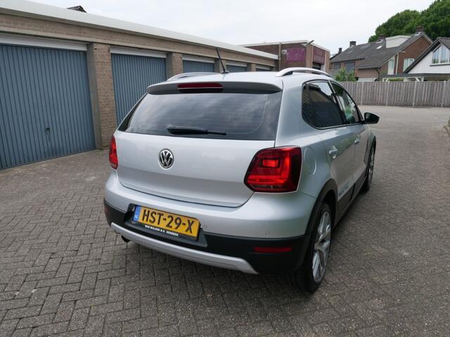 Volkswagen POLO 1.2 TSI CROSS POLO **Clima//Lm **