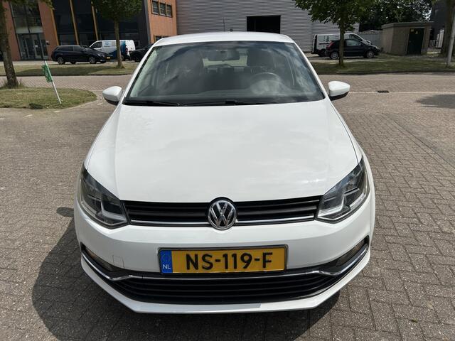 Volkswagen POLO 1.2 TSI Comfortline 90PK AUT NAVI CRUISE TRHK NAP!