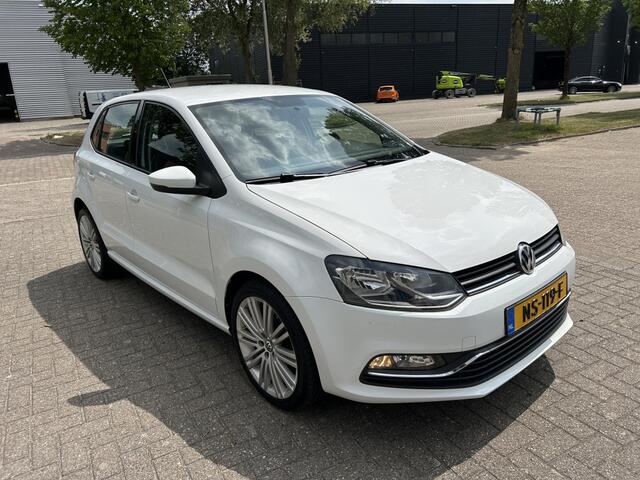 Volkswagen POLO 1.2 TSI Comfortline 90PK AUT NAVI CRUISE TRHK NAP!